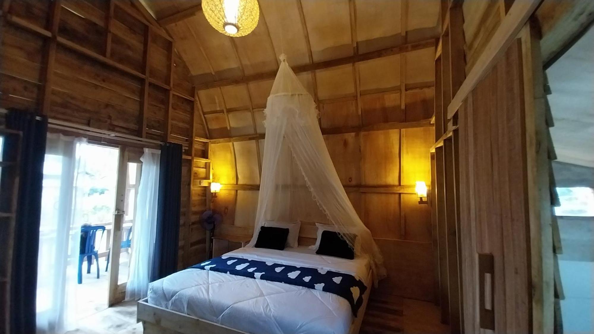 Raturinjani Homestay Selong Buitenkant foto
