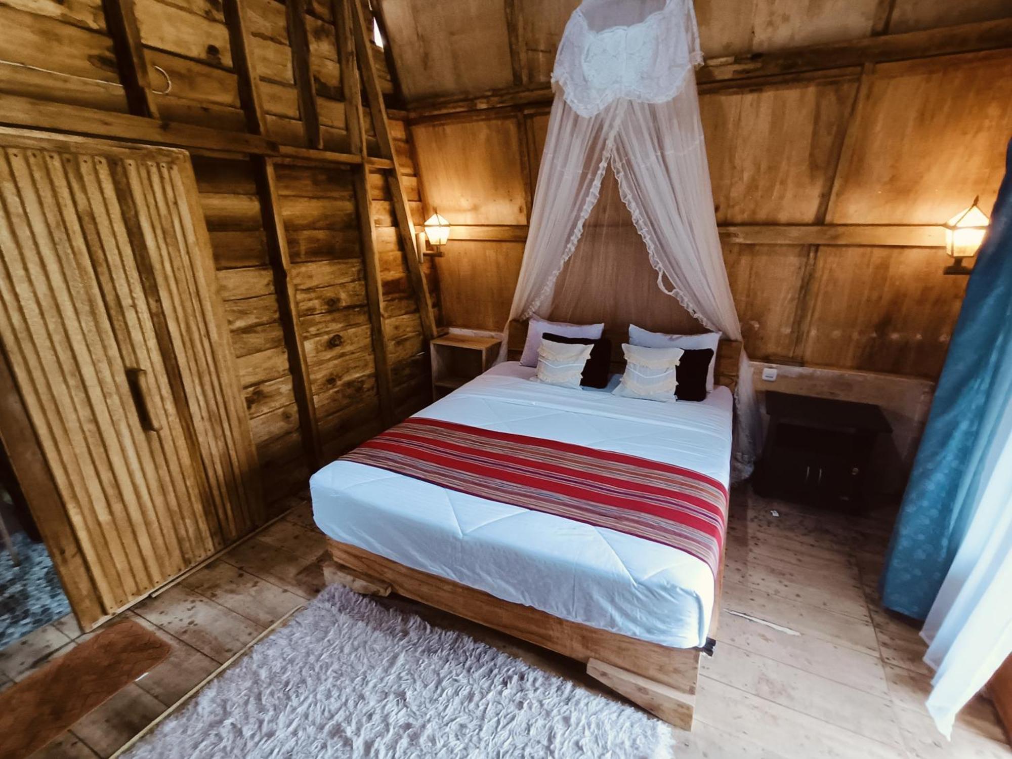 Raturinjani Homestay Selong Buitenkant foto