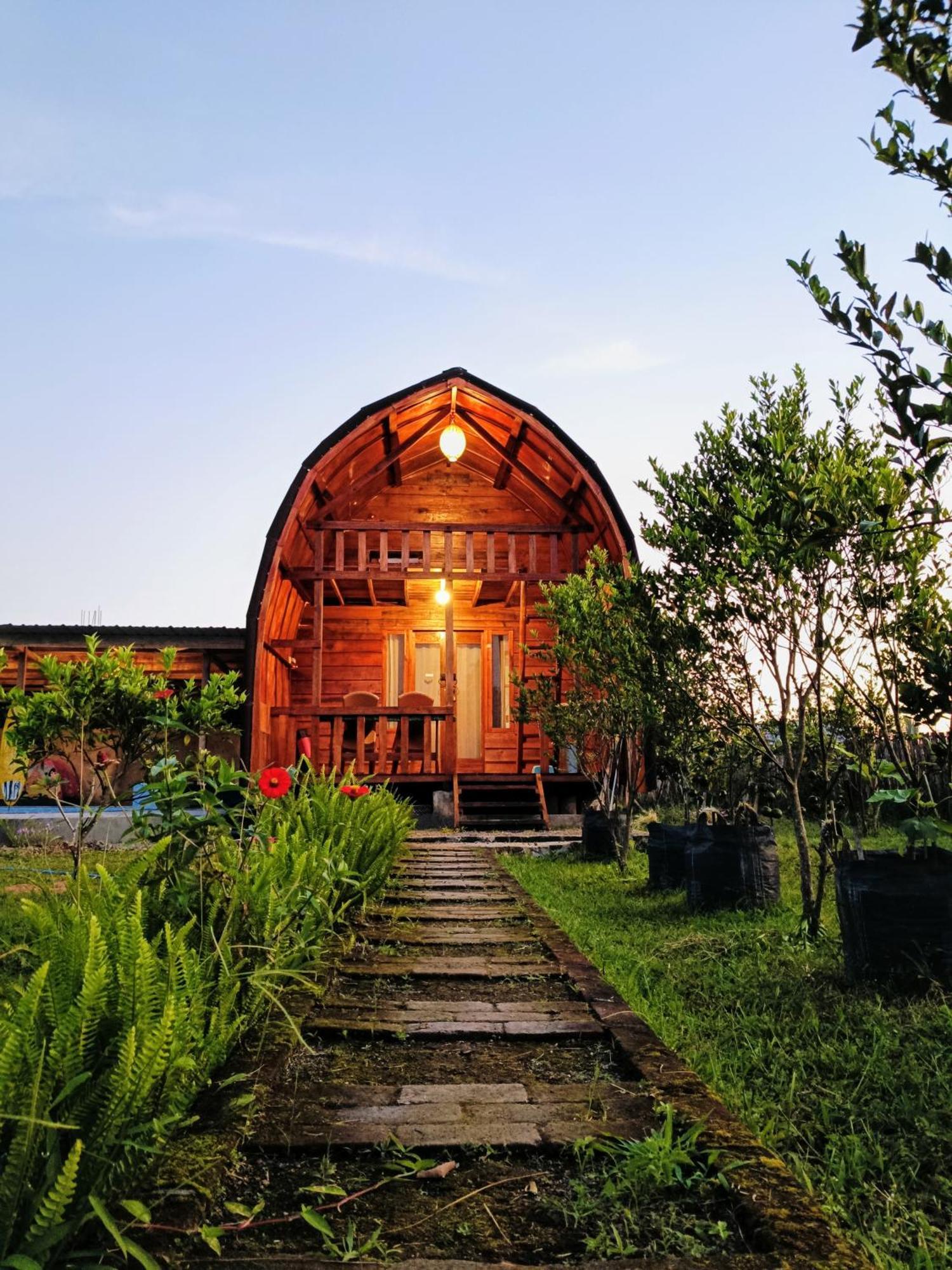 Raturinjani Homestay Selong Buitenkant foto
